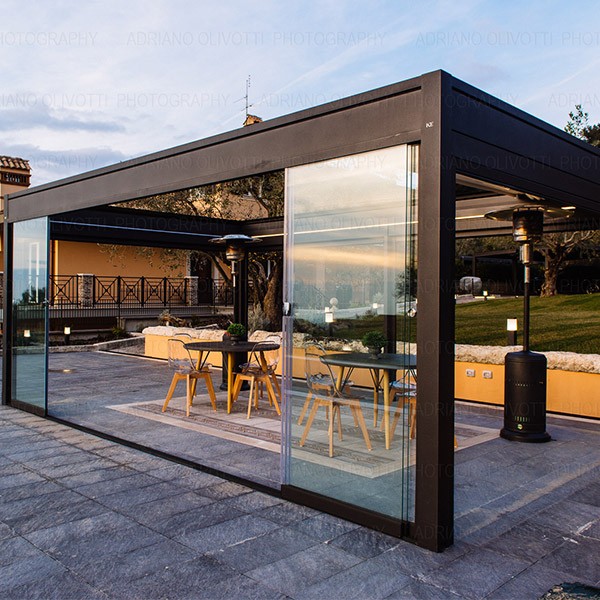 Sécuristes de France – Pergola pour créer un espace extérieur ombragé et confortable