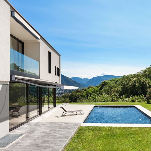 Sécuristes de France – Store extérieur pour la protection solaire et le confort extérieur