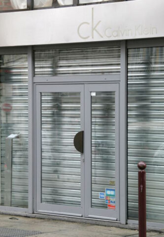 Sécuristes de France – Rideau métallique pour la protection des commerces et accès