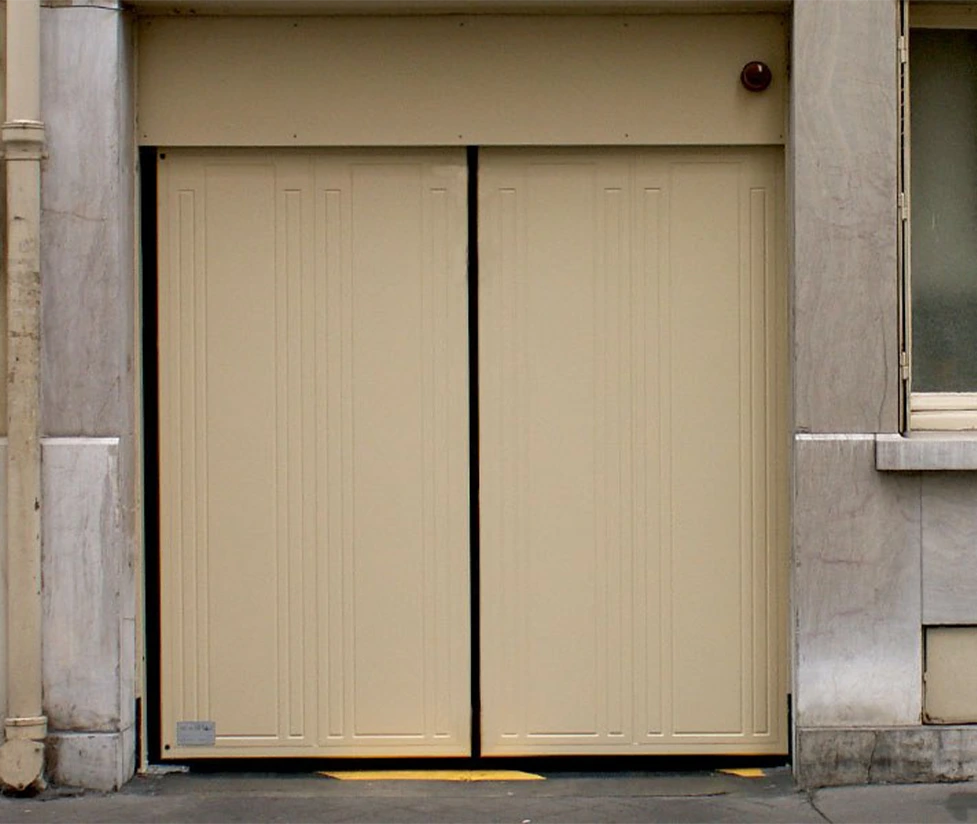 Porte de garage battante principal Porte de garage battante